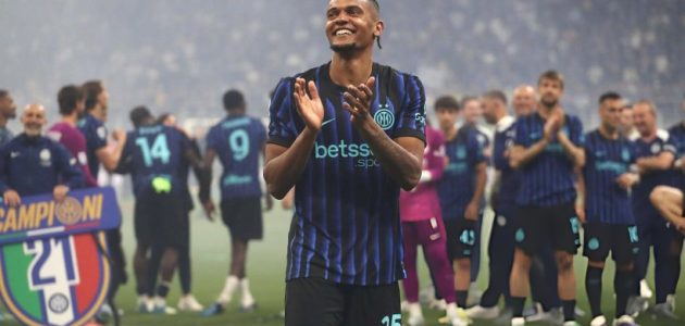 إنتر ميلان يفعّل بند شراء أكانجي ويؤمن دفاعه حتى 2028